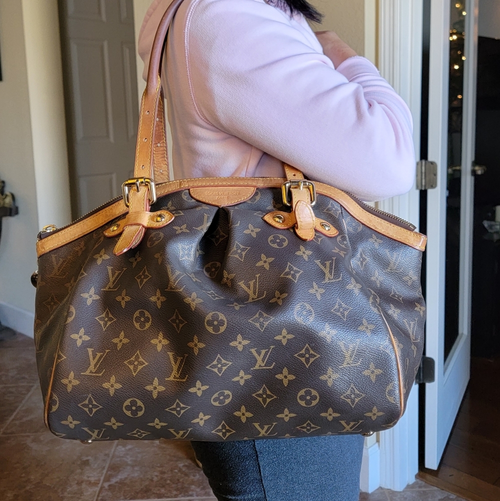 Louis Vuitton Monogram Tivoli Shoulder Handbag GM